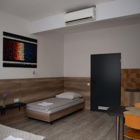 Noclegi "Poza Szlakiem" วาลบ์จิก ภายนอก รูปภาพ